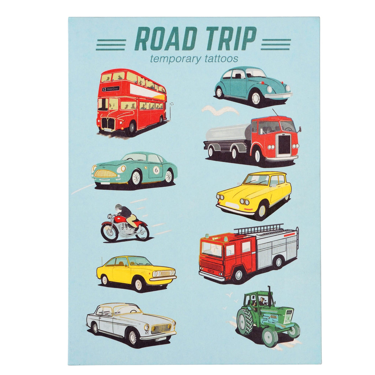 Lichtblauwe Road Trip-verpakking van voertuigentattoos met auto's, een rode bus, tankwagen, brandweerwagen en tractor.