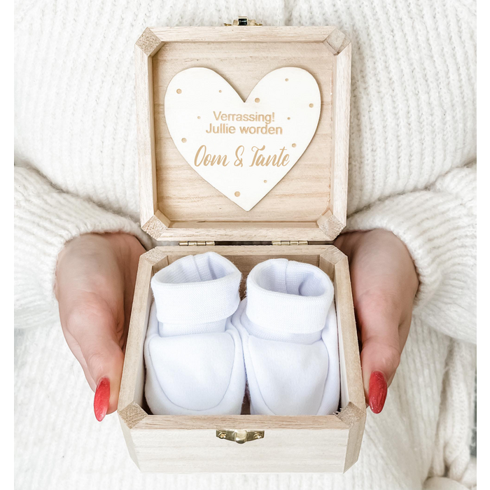 jullie worden oom en tante houten kistje met pantoffels aankondigingsdoosje zwangerschapsaankondiging