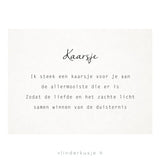 Witte kaart ‘Kaarsje’ uit Gedichtendoosje Vol Troost, met een gedicht over liefde en licht in de duisternis.