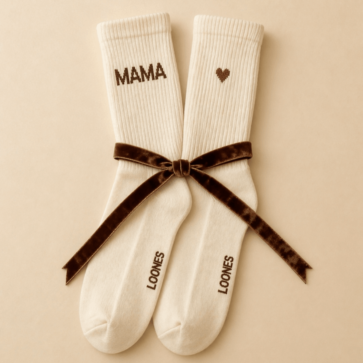 mama sokken met hartje beige loones kousen mama