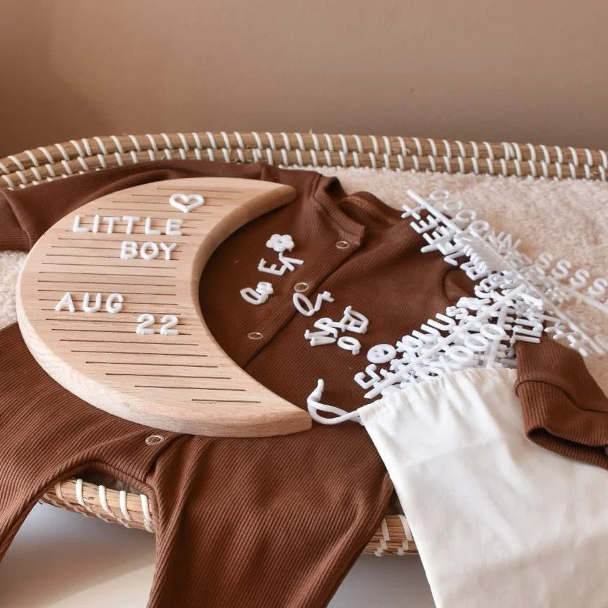 houten letterbord maan moon mijlpalenbord mijlpalen hout